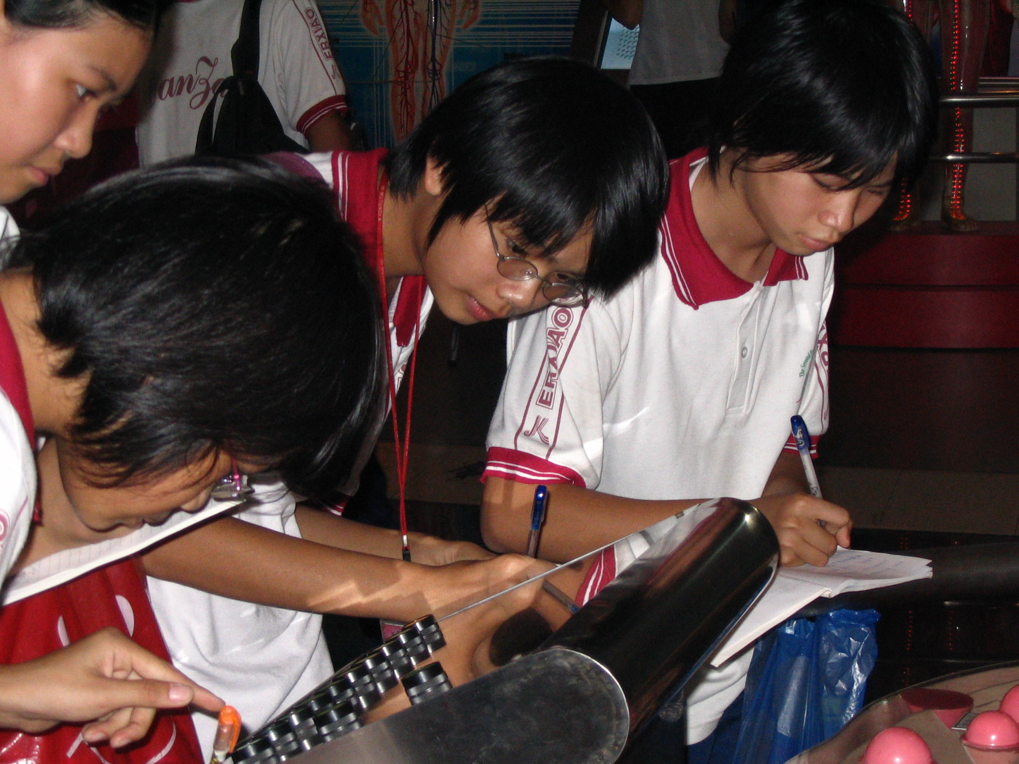 ��У��11����֯ѧ���ιۿ�ѧ����Ƭ